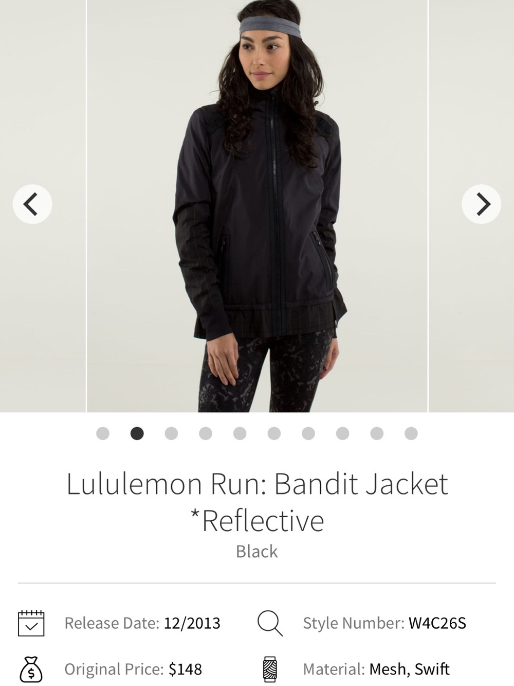 Lululemon Run Bandit Jacket
Reflective pinstripe details with fold-away hood